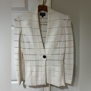 Giorgio Armani women suit jacket Ivory checker pattern. Size 42. Made in Italy